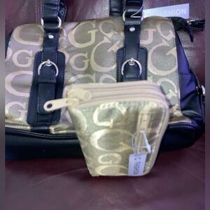 NEW - G Logo women’s handbag 
& matching wallet
GOLD & Blue